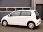 Volkswagen Up! 1.0 60pk , Cruisecontrol , Navigatie, Camera , Maps & More , Parkeersensoren. DAB+ , Smartphone integratie, etc .