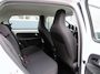 Volkswagen Up! 1.0 60pk , Cruisecontrol , Navigatie, Camera , Maps & More , Parkeersensoren. DAB+ , Smartphone integratie, etc .