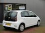 Volkswagen Up! 1.0 60pk , Cruisecontrol , Navigatie, Camera , Maps & More , Parkeersensoren. DAB+ , Smartphone integratie, etc .