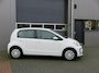 Volkswagen Up! 1.0 60pk , Cruisecontrol , Navigatie, Camera , Maps & More , Parkeersensoren. DAB+ , Smartphone integratie, etc .