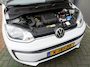 Volkswagen Up! 1.0 60pk , Cruisecontrol , Navigatie, Camera , Maps & More , Parkeersensoren. DAB+ , Smartphone integratie, etc .