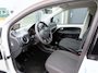 Volkswagen Up! 1.0 60pk , Cruisecontrol , Navigatie, Camera , Maps & More , Parkeersensoren. DAB+ , Smartphone integratie, etc .