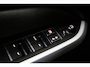 Suzuki Vitara 1.6 High Executive CAMERA TREKHAAK-AFNEEMBAAR LEER/ALCANTARA PANO ALL-SEASONS DEALER-ONDERHOUDEN STOELVERWARMING DUO-TONE NAVI NAP CRUISE 17"LMV CLIMA 2xPDC 2xKEYLESS