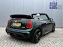 MINI John Cooper Works Cabrio 1.5 136 pk JCW Navigatie Head-Up Display Harman Kardon Audio Sportstoelen leder Stoelverwarming Led Koplampen 18 Inch Velgen Parkeersensoren NL Auto John Cooper Works Pakket