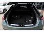 Mercedes-Benz GLC Coupe 300e 4MATIC AMG Line | 313 PK | AMG Line | Panoramadak | 360° Camera | Mercedes-Benz GLC 300e 4MATIC AMG Line met 313 PK, een 2.0-liter viercilinder turbobenzinemotor met plug-in hybride aandrijving en automatische transmissie. Uitgerust met sportieve AMG-stylin
