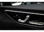 Mercedes-Benz GLC Coupe 300e 4MATIC AMG Line | 313 PK | AMG Line | Panoramadak | 360° Camera | Mercedes-Benz GLC 300e 4MATIC AMG Line met 313 PK, een 2.0-liter viercilinder turbobenzinemotor met plug-in hybride aandrijving en automatische transmissie. Uitgerust met sportieve AMG-stylin