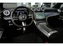 Mercedes-Benz GLC 300e 4MATIC AMG Line | 313 PK | AMG Line | Panoramadak | 360° Camera | Burmester | Mercedes-Benz GLC 300e 4MATIC AMG Line met 313 PK, een 2.0-liter viercilinder turbobenzinemotor met plug-in hybride aandrijving en automatische transmissie. Uitgerust met sportieve AMG-stylin