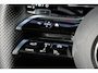 Mercedes-Benz GLC 300e 4MATIC AMG Line | 313 PK | AMG Line | Panoramadak | 360° Camera | Mercedes-Benz GLC 300e 4MATIC AMG Line met 313 PK, een 2.0-liter viercilinder turbobenzinemotor met plug-in hybride aandrijving en automatische transmissie. Uitgerust met sportieve AMG-stylin