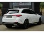 Mercedes-Benz GLC 300e 4MATIC AMG Line | 313 PK | AMG Line | Panoramadak | 360° Camera | Mercedes-Benz GLC 300e 4MATIC AMG Line met 313 PK, een 2.0-liter viercilinder turbobenzinemotor met plug-in hybride aandrijving en automatische transmissie. Uitgerust met sportieve AMG-stylin