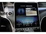 Mercedes-Benz GLC 300e 4MATIC AMG Line | 313 PK | AMG Line | Panoramadak | 360° Camera | Mercedes-Benz GLC 300e 4MATIC AMG Line met 313 PK, een 2.0-liter viercilinder turbobenzinemotor met plug-in hybride aandrijving en automatische transmissie. Uitgerust met sportieve AMG-stylin