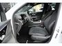Mercedes-Benz GLC 300e 4MATIC AMG Line | 313 PK | AMG Line | Panoramadak | 360° Camera | Mercedes-Benz GLC 300e 4MATIC AMG Line met 313 PK, een 2.0-liter viercilinder turbobenzinemotor met plug-in hybride aandrijving en automatische transmissie. Uitgerust met sportieve AMG-stylin