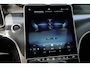 Mercedes-Benz GLC 300e 4MATIC AMG Line | 313 PK | AMG Line | Panoramadak | 360° Camera | Mercedes-Benz GLC 300e 4MATIC AMG Line met 313 PK, een 2.0-liter viercilinder turbobenzinemotor met plug-in hybride aandrijving en automatische transmissie. Uitgerust met sportieve AMG-stylin