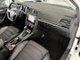 Volkswagen Golf 1.4 TSI Highline automaat Schuif/kantel dak - Achteruitrijcamera - Navigatie - Parkeersensoren - Stoelverwarming - Licht metalen velgen 16 inch - Cruise control - Elektrische ramen - Mistlampen - Radio - Regensensor - - Bluetooth - Automaat - Centrale vergrendeling met afstandsbediening - Elektrisch glazen panoramadak