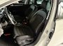 Volkswagen Golf 1.4 TSI Highline automaat Schuif/kantel dak - Achteruitrijcamera - Navigatie - Parkeersensoren - Stoelverwarming - Licht metalen velgen 16 inch - Cruise control - Elektrische ramen - Mistlampen - Radio - Regensensor - - Bluetooth - Automaat - Centrale vergrendeling met afstandsbediening - Elektrisch glazen panoramadak