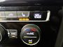 Volkswagen Golf 1.4 TSI Highline automaat Schuif/kantel dak - Achteruitrijcamera - Navigatie - Parkeersensoren - Stoelverwarming - Licht metalen velgen 16 inch - Cruise control - Elektrische ramen - Mistlampen - Radio - Regensensor - - Bluetooth - Automaat - Centrale vergrendeling met afstandsbediening - Elektrisch glazen panoramadak
