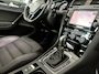 Volkswagen Golf 1.4 TSI Highline automaat Schuif/kantel dak - Achteruitrijcamera - Navigatie - Parkeersensoren - Stoelverwarming - Licht metalen velgen 16 inch - Cruise control - Elektrische ramen - Mistlampen - Radio - Regensensor - - Bluetooth - Automaat - Centrale vergrendeling met afstandsbediening - Elektrisch glazen panoramadak