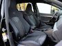 Volkswagen Golf 1.5 eTSI R-Line Edition | Stoel en stuurwielverwarming | 360 camera | Apple carplay / Android auto | 3 Zone airconditioning |