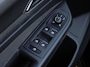 Volkswagen Golf 1.5 eTSI R-Line Edition | Stoel en stuurwielverwarming | 360 camera | Apple carplay / Android auto | 3 Zone airconditioning |