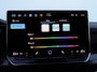 Volkswagen Golf 1.5 eTSI R-Line Edition | Stoel en stuurwielverwarming | 360 camera | Apple carplay / Android auto | 3 Zone airconditioning |