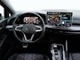 Volkswagen Golf 1.5 eTSI R-Line Edition | Stoel en stuurwielverwarming | 360 camera | Apple carplay / Android auto | 3 Zone airconditioning |