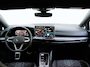 Volkswagen Golf 1.5 eTSI R-Line Edition | Stoel en stuurwielverwarming | 360 camera | Apple carplay / Android auto | 3 Zone airconditioning |