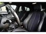 BMW X2 sDrive18i M Sport High Executive | 136 PK | HUD | Navigatie | Adaptieve cruise control | Stoelverwarming | BMW X2 sDrive18i M Sport High Executive met 136 PK uit een 1.5-liter driecilinder benzinemotor, voorzien van lederen/microvezel bekleding, verwarmde sportstoelen, automatische 2-zone climate