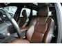 Volvo XC60 2.0 B5 Momentum Exclusive Volvo XC60 2.0 B5 Momentum Exclusive | 250 PK | Panoramadak | Head-up display | Harman Kardon audio | 360° camera | Volvo XC60 2.0 B5 Momentum Exclusive met 250 PK uit een 2.0-liter viercilinder mild-hybride benzinemotor, voorzien van een panoramadak, Harman Kardon premium audiosysteem, head-up display, 36