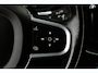 Volvo XC60 2.0 B5 Momentum Exclusive Volvo XC60 2.0 B5 Momentum Exclusive | 250 PK | Panoramadak | Head-up display | Harman Kardon audio | 360° camera | Volvo XC60 2.0 B5 Momentum Exclusive met 250 PK uit een 2.0-liter viercilinder mild-hybride benzinemotor, voorzien van een panoramadak, Harman Kardon premium audiosysteem, head-up display, 36