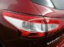 Nissan Qashqai 1.2 Premier Edition Bluetooth, Cruise control, dodehoekdetectie, Panoramadak, Parkeersensor voor en achter, Rondomzicht camera, Voorstoelen verwarmd Biedt een luxe uitstraling, een hoog zitcomfort en een ruim interieur. Dankzij de complete uitrusting en royale bagageruimte is deze SUV ideaal voor zowel gezinnen als lange ritten. Met zijn