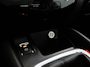 Nissan Qashqai 1.2 Premier Edition Bluetooth, Cruise control, dodehoekdetectie, Panoramadak, Parkeersensor voor en achter, Rondomzicht camera, Voorstoelen verwarmd Biedt een luxe uitstraling, een hoog zitcomfort en een ruim interieur. Dankzij de complete uitrusting en royale bagageruimte is deze SUV ideaal voor zowel gezinnen als lange ritten. Met zijn