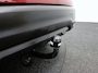 Nissan Qashqai 1.2 Premier Edition Bluetooth, Cruise control, dodehoekdetectie, Panoramadak, Parkeersensor voor en achter, Rondomzicht camera, Voorstoelen verwarmd Biedt een luxe uitstraling, een hoog zitcomfort en een ruim interieur. Dankzij de complete uitrusting en royale bagageruimte is deze SUV ideaal voor zowel gezinnen als lange ritten. Met zijn