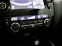 Nissan Qashqai 1.2 Premier Edition Bluetooth, Cruise control, dodehoekdetectie, Panoramadak, Parkeersensor voor en achter, Rondomzicht camera, Voorstoelen verwarmd Biedt een luxe uitstraling, een hoog zitcomfort en een ruim interieur. Dankzij de complete uitrusting en royale bagageruimte is deze SUV ideaal voor zowel gezinnen als lange ritten. Met zijn