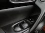 Nissan Qashqai 1.2 Premier Edition Bluetooth, Cruise control, dodehoekdetectie, Panoramadak, Parkeersensor voor en achter, Rondomzicht camera, Voorstoelen verwarmd Biedt een luxe uitstraling, een hoog zitcomfort en een ruim interieur. Dankzij de complete uitrusting en royale bagageruimte is deze SUV ideaal voor zowel gezinnen als lange ritten. Met zijn