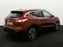 Nissan Qashqai 1.2 Premier Edition Bluetooth, Cruise control, dodehoekdetectie, Panoramadak, Parkeersensor voor en achter, Rondomzicht camera, Voorstoelen verwarmd Biedt een luxe uitstraling, een hoog zitcomfort en een ruim interieur. Dankzij de complete uitrusting en royale bagageruimte is deze SUV ideaal voor zowel gezinnen als lange ritten. Met zijn