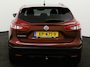 Nissan Qashqai 1.2 Premier Edition Bluetooth, Cruise control, dodehoekdetectie, Panoramadak, Parkeersensor voor en achter, Rondomzicht camera, Voorstoelen verwarmd Biedt een luxe uitstraling, een hoog zitcomfort en een ruim interieur. Dankzij de complete uitrusting en royale bagageruimte is deze SUV ideaal voor zowel gezinnen als lange ritten. Met zijn