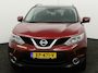 Nissan Qashqai 1.2 Premier Edition Bluetooth, Cruise control, dodehoekdetectie, Panoramadak, Parkeersensor voor en achter, Rondomzicht camera, Voorstoelen verwarmd Biedt een luxe uitstraling, een hoog zitcomfort en een ruim interieur. Dankzij de complete uitrusting en royale bagageruimte is deze SUV ideaal voor zowel gezinnen als lange ritten. Met zijn