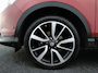Nissan Qashqai 1.2 Premier Edition Bluetooth, Cruise control, dodehoekdetectie, Panoramadak, Parkeersensor voor en achter, Rondomzicht camera, Voorstoelen verwarmd Biedt een luxe uitstraling, een hoog zitcomfort en een ruim interieur. Dankzij de complete uitrusting en royale bagageruimte is deze SUV ideaal voor zowel gezinnen als lange ritten. Met zijn