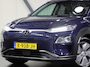 Hyundai Kona Fashion 64kWh 201PK | 1ste eigenaar | ACCU 94% | AppleCarplay/AndroidAuto | Adaptief Cruise Control | Trekhaak | Dodehoekdetectie | Camera | Keyless | AUTOMAAT | Isofix | Privacy Glass | Warmtepomp |