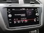 Volkswagen Tiguan 1.5 TSI 150 PK DSG R-Line Business | Zwenkbare Trekhaak | Matrix LED | Camera | Black Style | DCC |