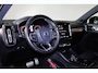 Volvo XC40 T4 R-Design - IntelliSafe Assist & Surround - Harman/Kardon audio - Parkeercamera achter - Verwarmde voorstoelen - Parkeersensoren voor & achter - Schakelpaddles aan stuur - Draadloze tel. lader - Inklapbare trekhaak - 19' LMV