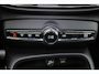 Volvo XC40 T4 R-Design - IntelliSafe Assist & Surround - Harman/Kardon audio - Parkeercamera achter - Verwarmde voorstoelen - Parkeersensoren voor & achter - Schakelpaddles aan stuur - Draadloze tel. lader - Inklapbare trekhaak - 19' LMV