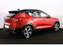 Volvo XC40 T4 R-Design - IntelliSafe Assist & Surround - Harman/Kardon audio - Parkeercamera achter - Verwarmde voorstoelen - Parkeersensoren voor & achter - Schakelpaddles aan stuur - Draadloze tel. lader - Inklapbare trekhaak - 19' LMV