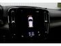 Volvo XC40 1.5 T3 Inscription Semi-elektrische trekhaak | Cruisecontrol | Verwarmbare voorstoelen | Verwarmbare voorruit | Allseasonbanden | Achteruitrijcamera | Parkeersensoren voor en achter | Apple CarPlay & Android Auto | Dodehoekdetectie met stuurcorrectie