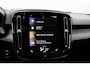 Volvo XC40 1.5 T3 Inscription Semi-elektrische trekhaak | Cruisecontrol | Verwarmbare voorstoelen | Verwarmbare voorruit | Allseasonbanden | Achteruitrijcamera | Parkeersensoren voor en achter | Apple CarPlay & Android Auto | Dodehoekdetectie met stuurcorrectie