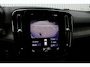 Volvo XC40 1.5 T3 Inscription Semi-elektrische trekhaak | Cruisecontrol | Verwarmbare voorstoelen | Verwarmbare voorruit | Allseasonbanden | Achteruitrijcamera | Parkeersensoren voor en achter | Apple CarPlay & Android Auto | Dodehoekdetectie met stuurcorrectie