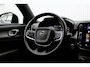 Volvo XC40 1.5 T3 Inscription Semi-elektrische trekhaak | Cruisecontrol | Verwarmbare voorstoelen | Verwarmbare voorruit | Allseasonbanden | Achteruitrijcamera | Parkeersensoren voor en achter | Apple CarPlay & Android Auto | Dodehoekdetectie met stuurcorrectie