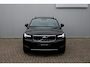 Volvo XC40 1.5 T3 Inscription Semi-elektrische trekhaak | Cruisecontrol | Verwarmbare voorstoelen | Verwarmbare voorruit | Allseasonbanden | Achteruitrijcamera | Parkeersensoren voor en achter | Apple CarPlay & Android Auto | Dodehoekdetectie met stuurcorrectie