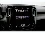 Volvo XC40 1.5 T3 Inscription Semi-elektrische trekhaak | Cruisecontrol | Verwarmbare voorstoelen | Verwarmbare voorruit | Allseasonbanden | Achteruitrijcamera | Parkeersensoren voor en achter | Apple CarPlay & Android Auto | Dodehoekdetectie met stuurcorrectie