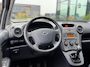 Kia Carens 2.0 CVVT X-tra * Airco * Trekhaak * APK tot 07-10-2027
