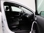 Kia Ceed 1.0 T-GDi DynamicLine | Parkeer sensoren | Navigatie | Apple Carplay / Android Auto | Camera | Climate Control | Cruise Control | Lichtmetalen Velgen |